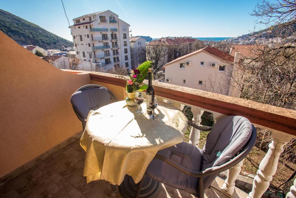 Sunny Villa Apartments Будва Экстерьер фото