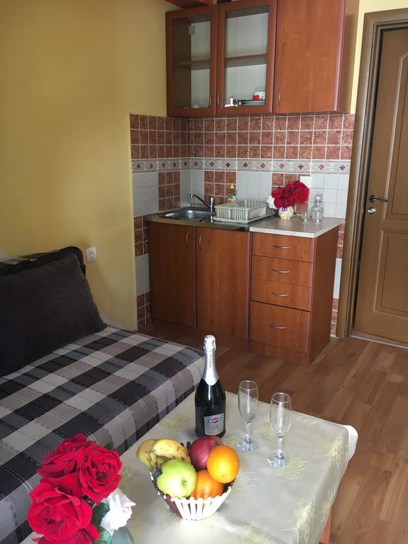 Sunny Villa Apartments Будва Экстерьер фото